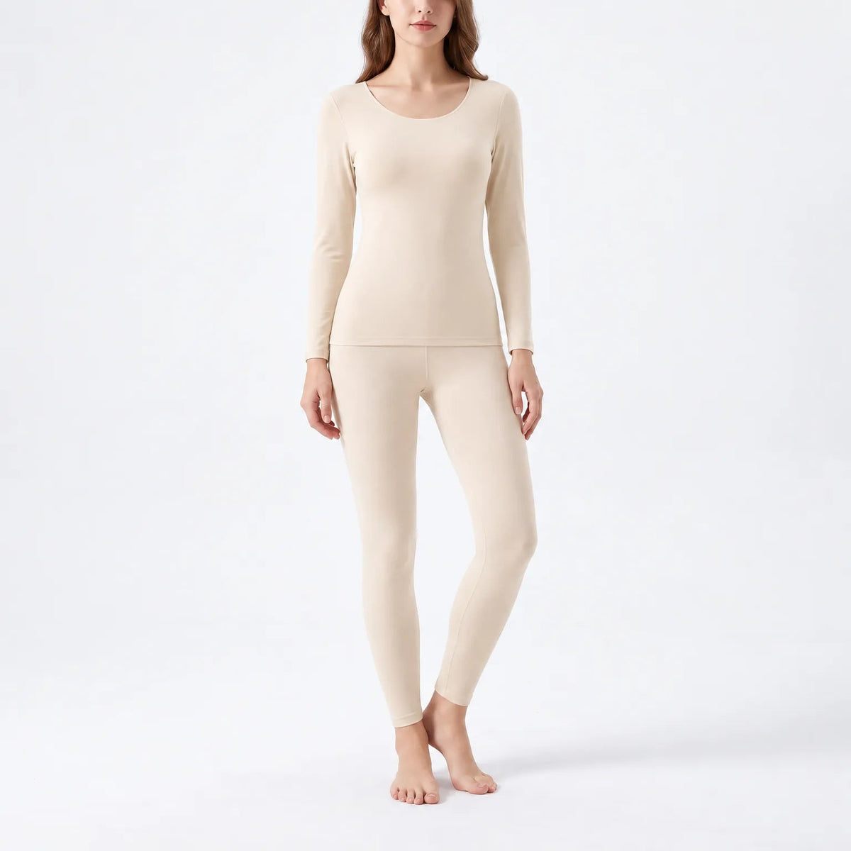 Termoundertøj dame Beige, sæt – på model på lys baggrund