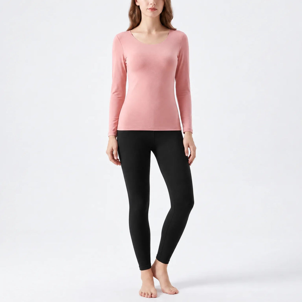 Termoundertøj dame Sort, leggings – på model på lys baggrund